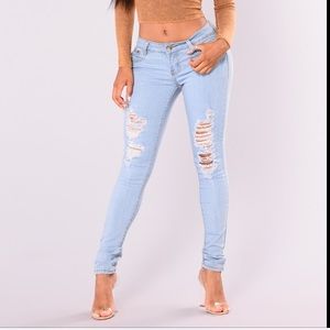 NWT Fashion Nova Distressed Skinny Jeans - Size 11